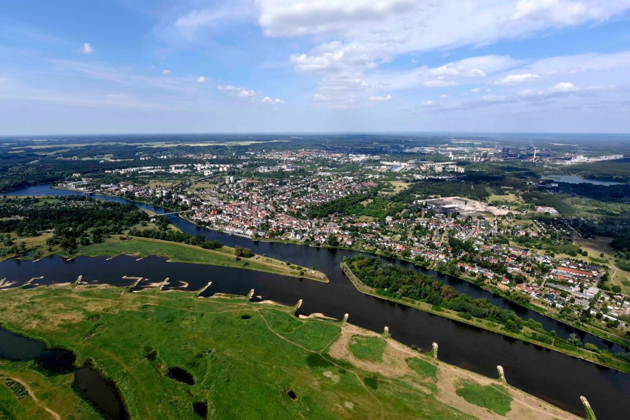 Lat Hotel & Apartmenthaus Berlin 아이젠후텐슈타트 외부 사진